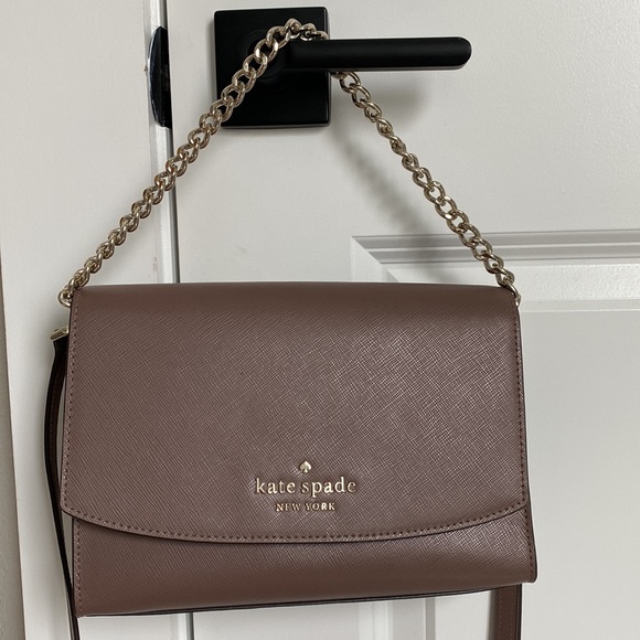 Kate Spade crossbody with removable and adjustable should strap. - Picture 10 of 10